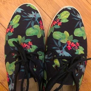 Beachy Soludos Women’s Size 7